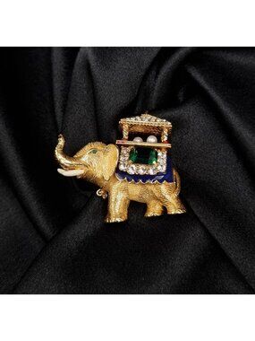 Rare Vintage CINER Elephant Brooch W/ Green Gemstone Pearl Accents